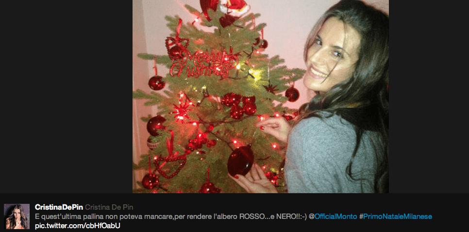 Albero Di Natale Rosso E Nero.Foto Ecco L Albero Di Natale Milanista Di Montolivo E Consorte Calciomercatoweb It News Di Calciomercato