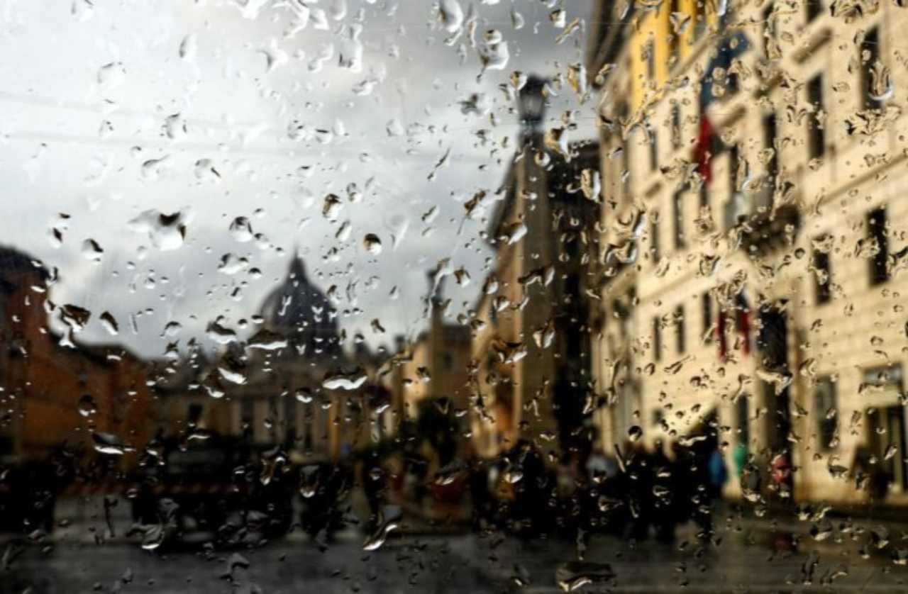 Allerta meteo Italia, piogge e maltempo: scuole ancora chiuse