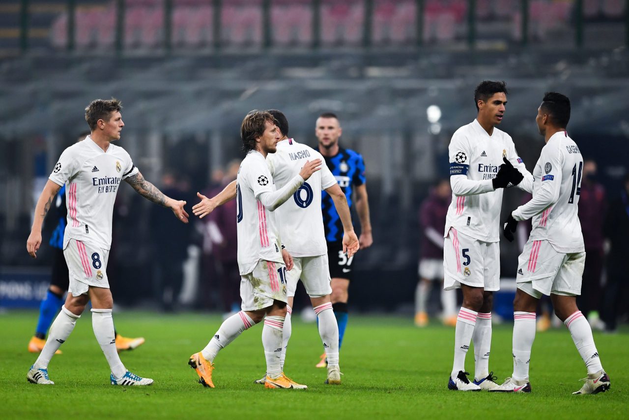 Calciomercato Juventus, Varane in uscita dal Real Madrid: scambio con Demiral