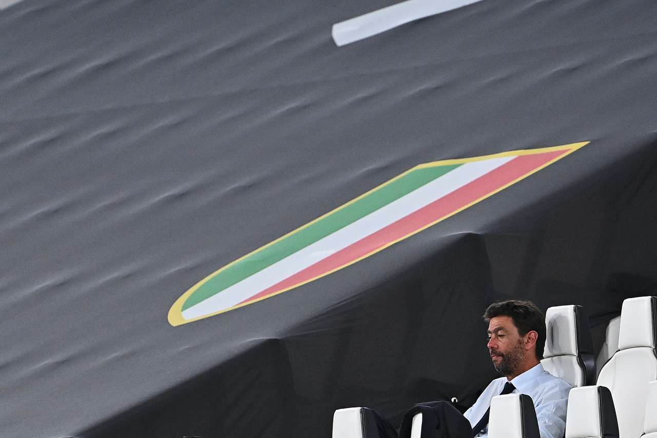 Juventus, che attacco | "Agnelli pensa a litigare con Conte"