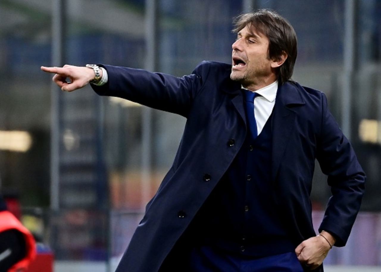 Inter, che attacco a Conte | "Sempre in tribuna, squadra a Stellini"