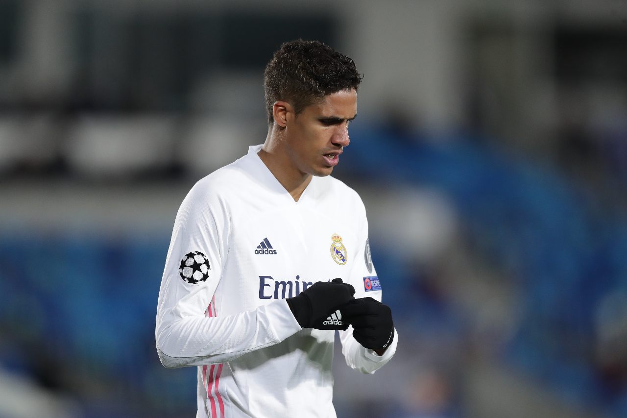 Calciomercato Juventus e Inter, Varane in Premier | Scambio e beffa