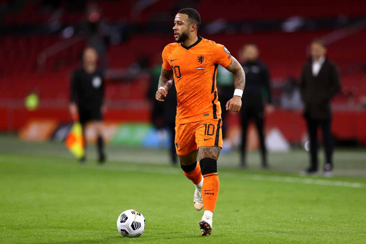 Calciomercato Juventus, colpo Depay | Firma a un passo!