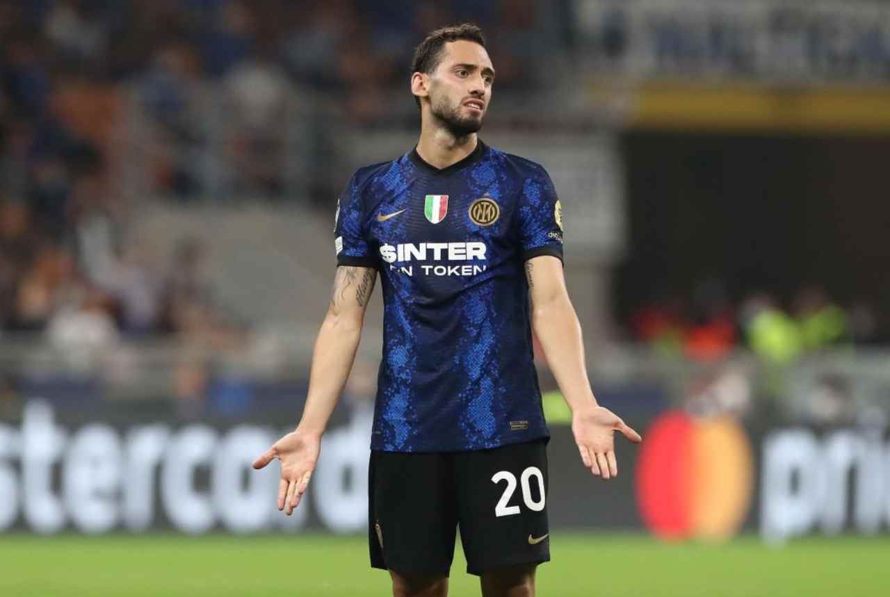 Inter, Calhanoglu delude