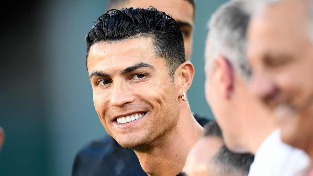 Ronaldo fa tremare il Milan: soldi e scambio per Leao