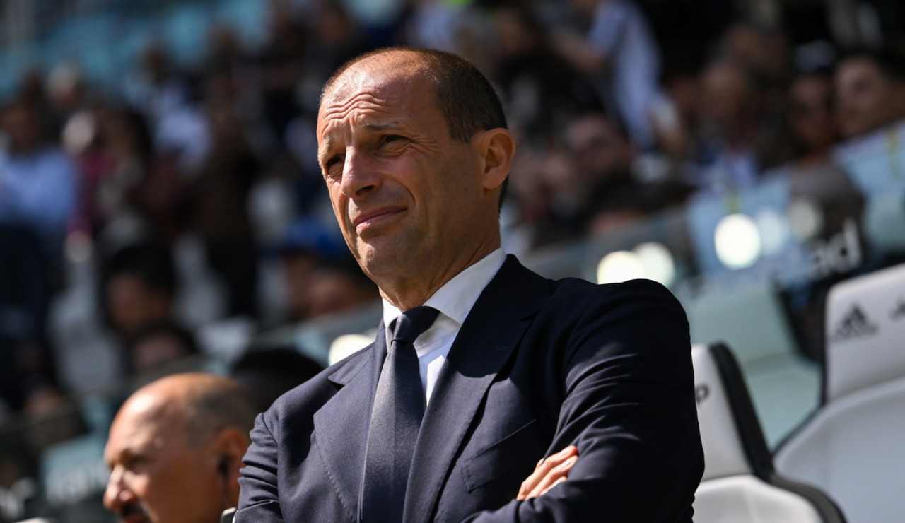 Massimiliano Allegri a braccia conserte