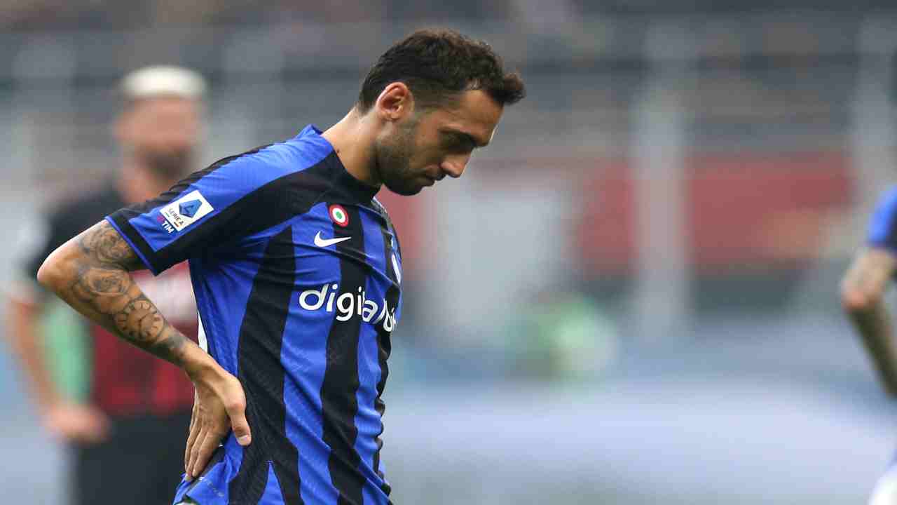 Inter, addio Calhanoglu