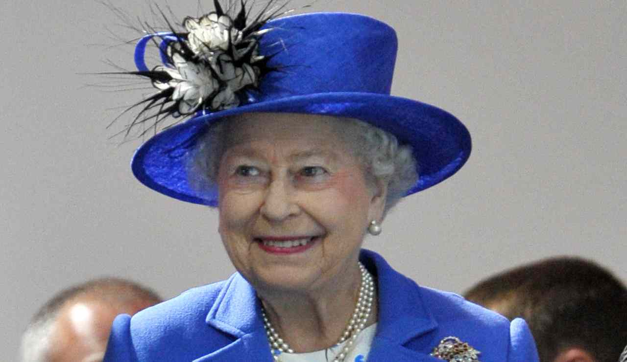 Regina Elisabetta sorridente