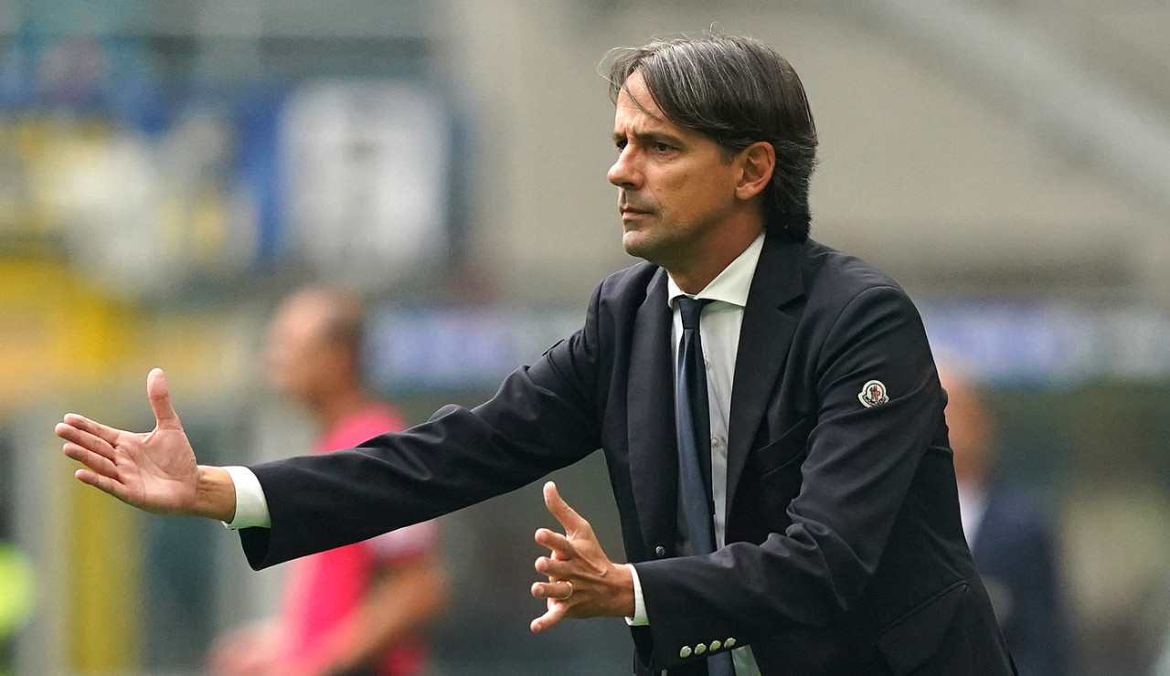 Simone Inzaghi in piedi