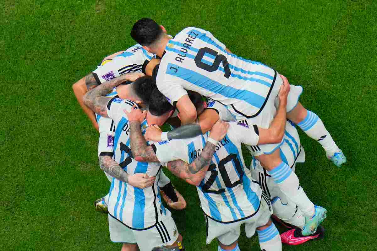 Messi e doppio Alvarez: Argentina in finale col tris
