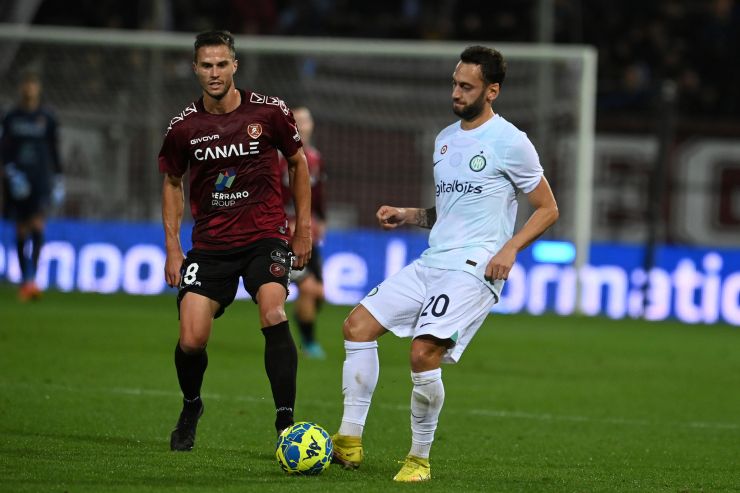 Inter, addio Calhanoglu