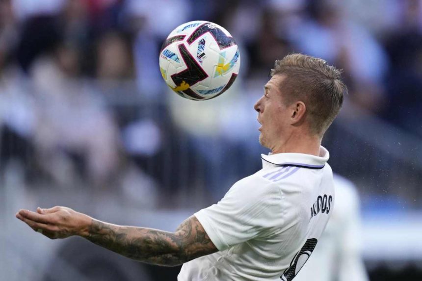 Toni Kroos mette in stand by il rinnovo