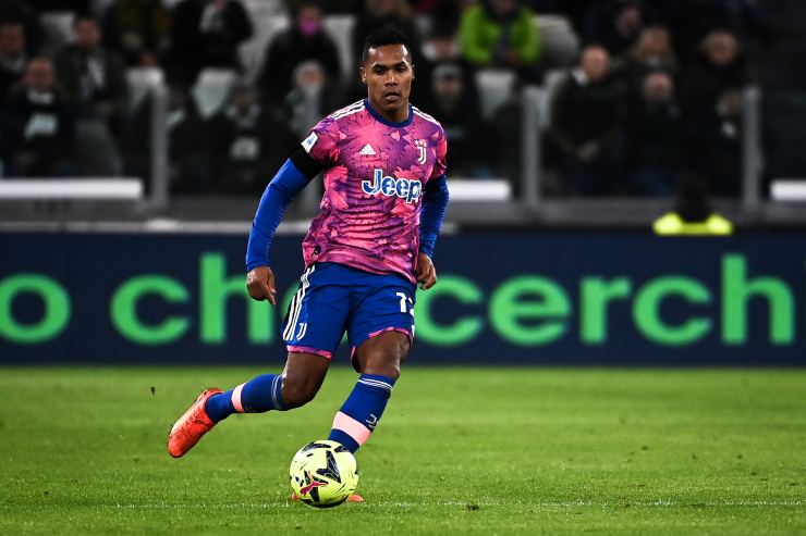 L'Inter sonda Alex Sandro