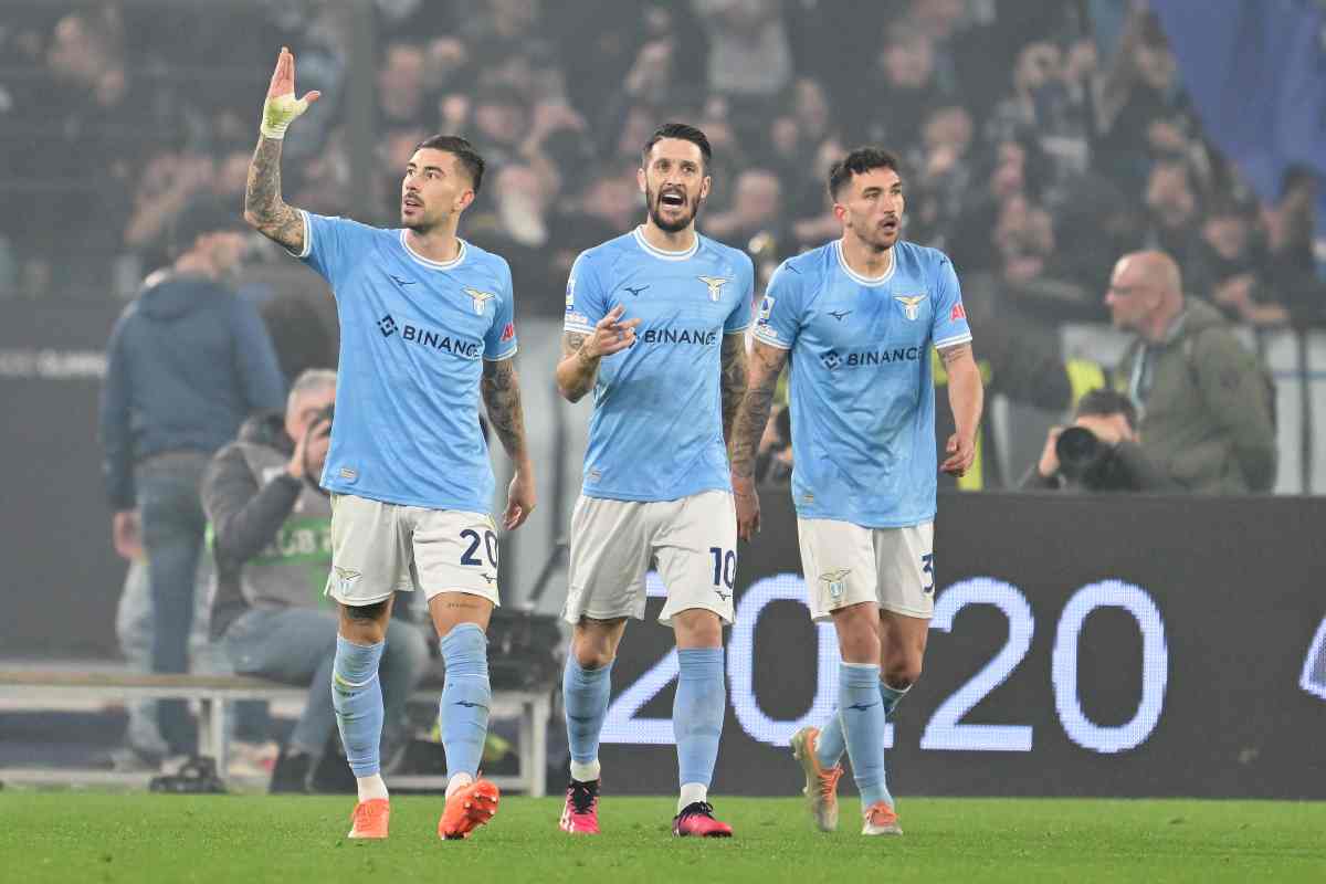 Zaccagni, Luis Alberto e Cataldi festeggiano il gol con la Roma