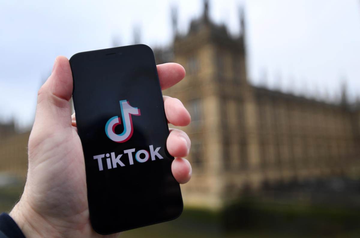 Lascia la Lazio per Tik Tok