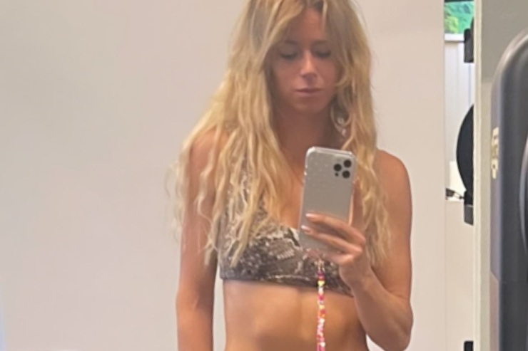Camila Giorgi selfie specchio top esplosivo