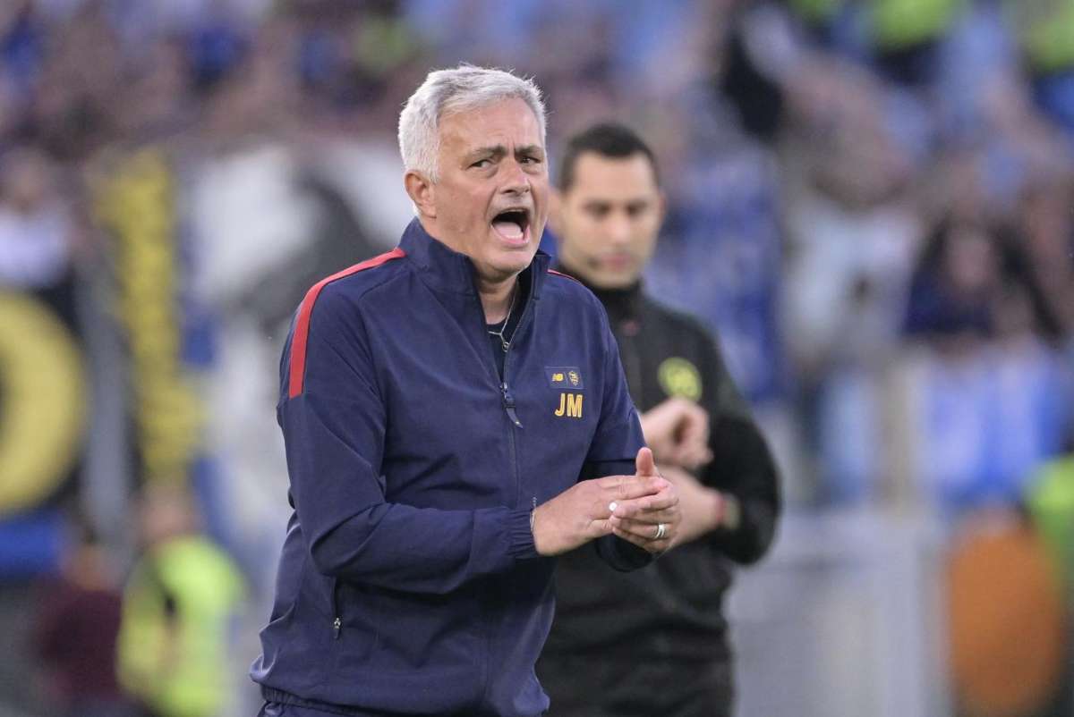 Mourinho via da Roma