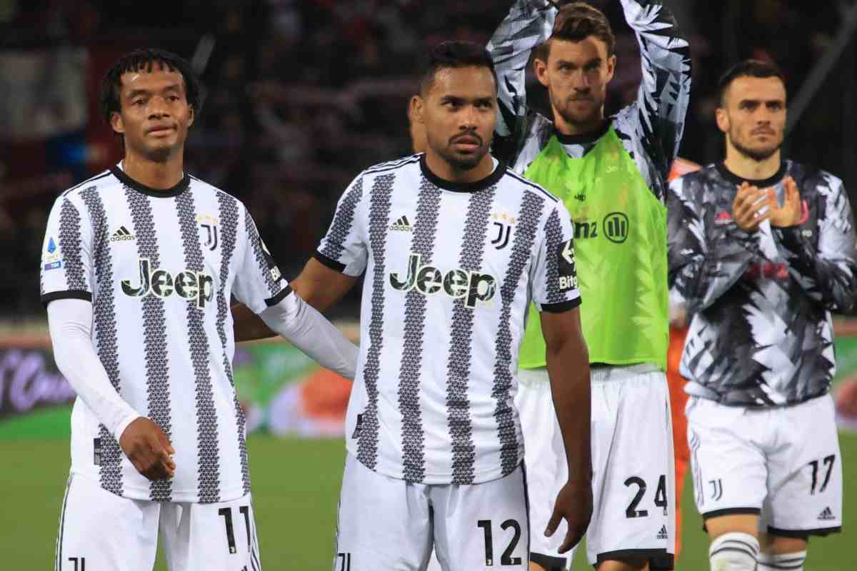 Alex Sandro e Bonucci nel mirino dei tifosi della Juventus