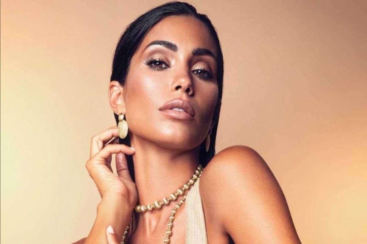 Federica Nargi piccante in intimo