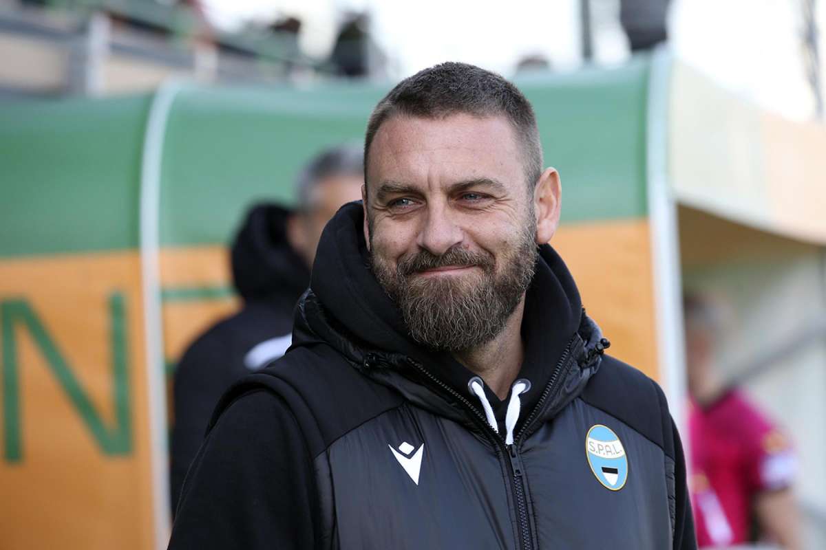 De Rossi sorridente 