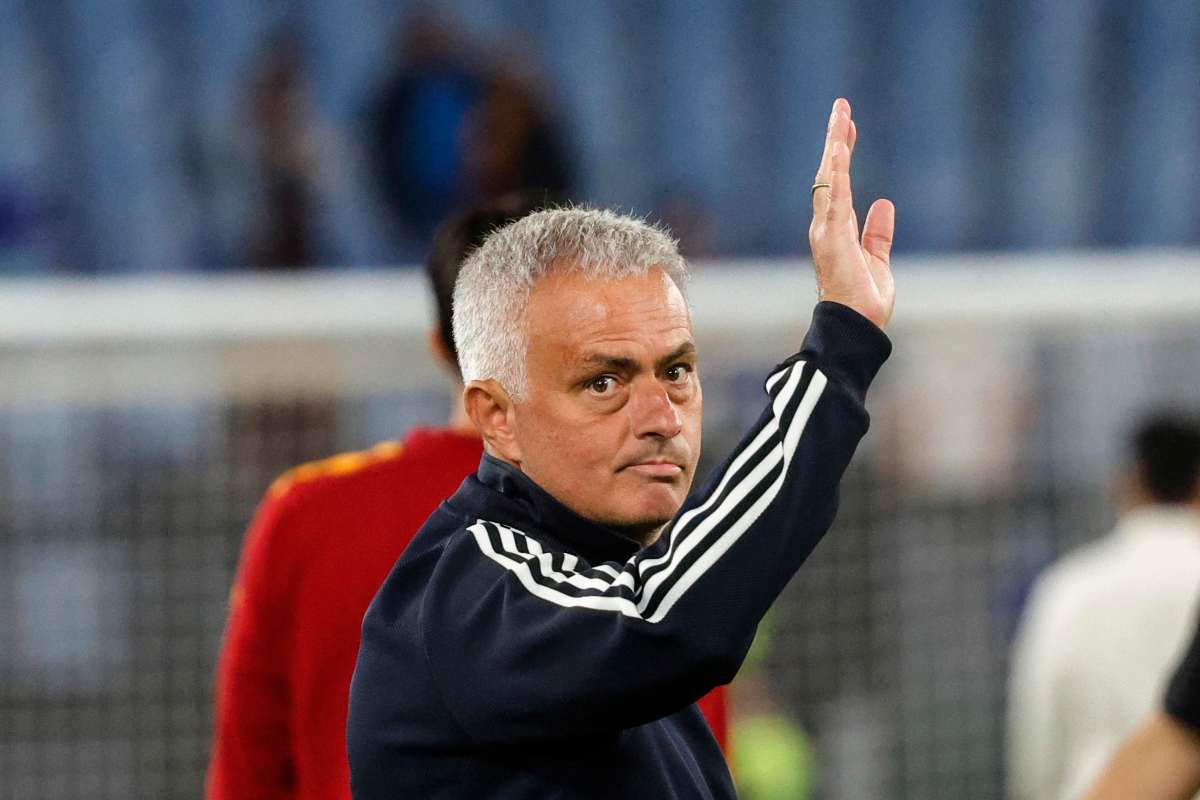 Mourinho rischia di saltare: mediano e nuovo allenatore pronti