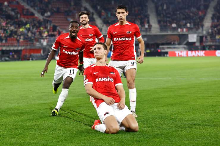 Van Bommel esultanza