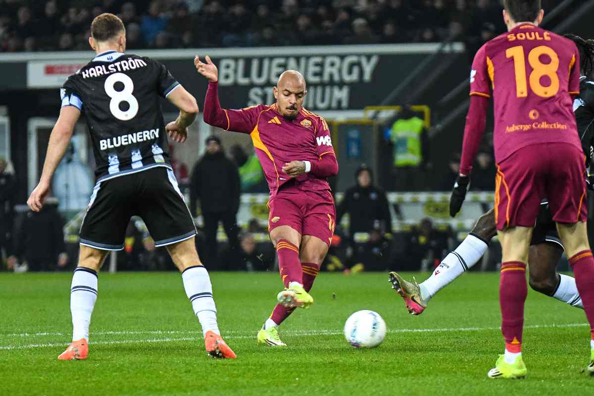 Giocatori della Roma e dell'Udinese in campo