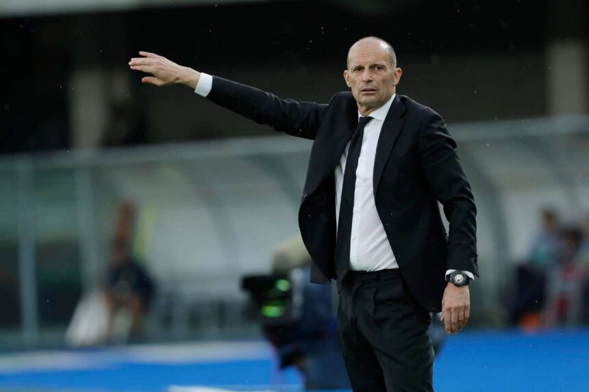 Max Allegri dà indicazioni dalla panchina
