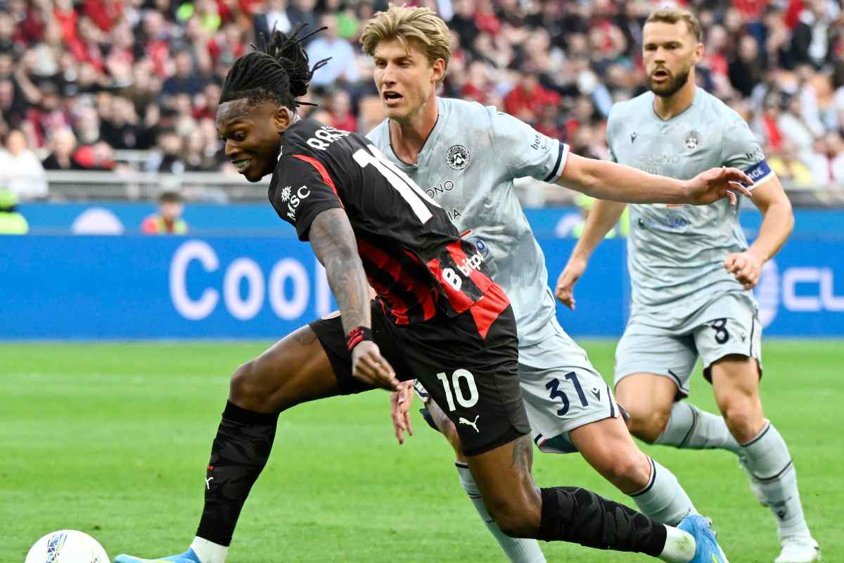 Rafa Leao in azione con il Milan