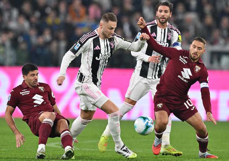 Teun Koopmeiners in campo nel Derby di andata