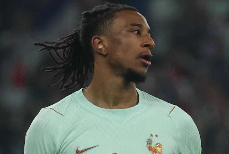 Michael Olise con la maglia della Francia